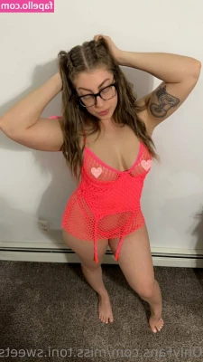 miss.toni.sweets [ miss-toni-sweets ] - Hey lovelies    In my latest video  I m showing off my flexibility by