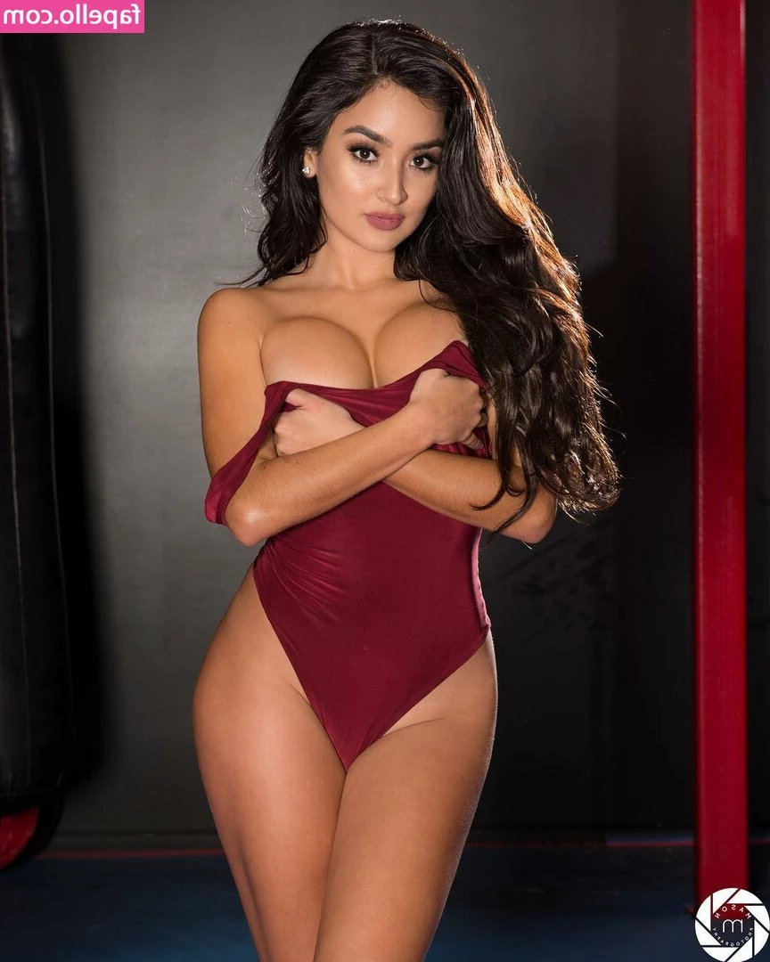 Hannah Ferraez [ hannah-ferraez ] - toute douce pour toi 😚  all sweet for you 😚 part 1