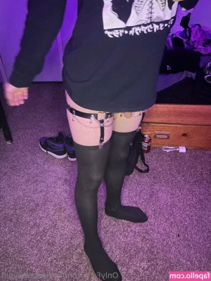 kayleepuppygirl - I m normally kinda fit this time if year  Instead  I broke my wrist a