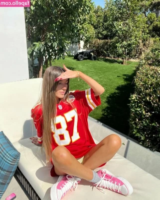 madelineprescottvip - Hola llego el postre   lista tú Perra papi