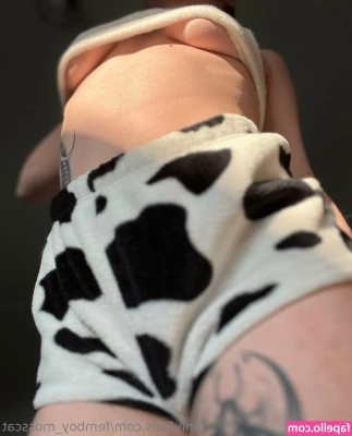 femboy_mosscat [ femboy-mosscat ] - Holi