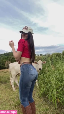 Geandra Bazzanella [ geandra-bazzanella ] - Where are my feet lovers? Envision my slender feet caressing your