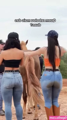 Geandra Bazzanella [ geandra-bazzanella ] - Do you know what I want right now? 😈  Comment your guess 👇