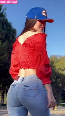 Geandra Bazzanella [ geandra-bazzanella ] - Perfect hair, makeup, and tits. It's going to be the best week ☺