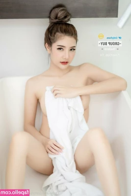 sexyangle_lookwa [ sexyangle-lookwa ] - Who s gooning over my peachy ass today
