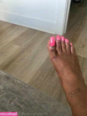 xxxquisitesoles - nothin like nudes during my online classes 🤪