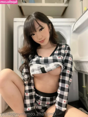 Mvngokitty [ mvngokitty-17 ] - I felt like a very handsome potato yesterday morning