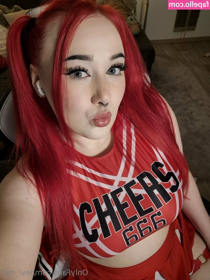 levi_red [ levi-red ] - Tip me any amount and you will get a short video of shaking ass in