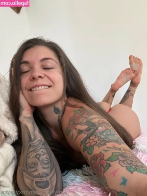 roxy_syce [ roxy-syce ] - This bunny can makes you horny