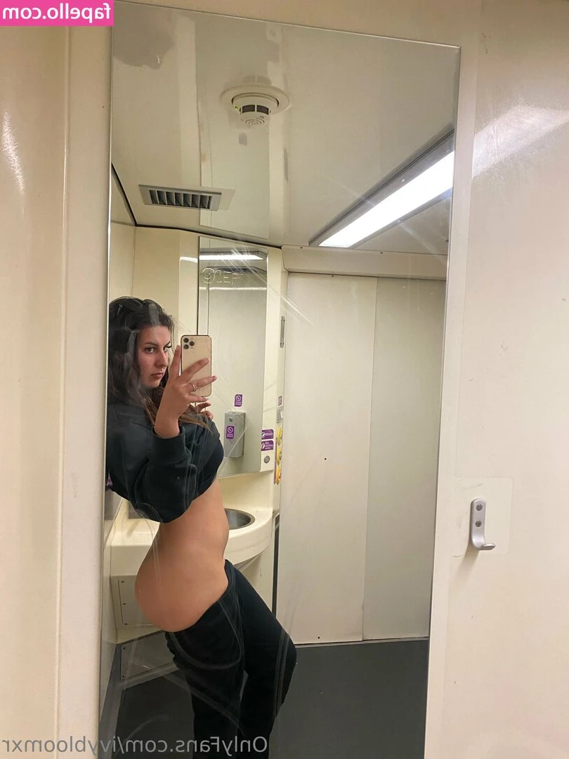 ivybloomxr - Will u join me? 👅🤤