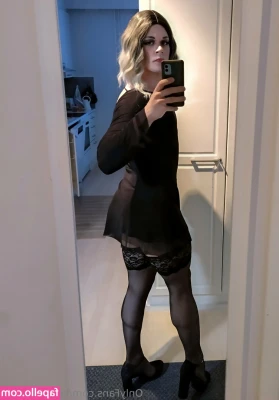 kimxoxoxo_of [ kimxoxoxo-of ] - long legs in pretty heels ... are you ready for thursday? 🤤✨
