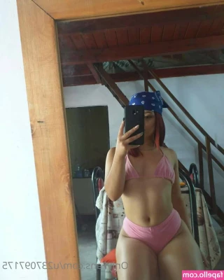 samira133 - It's Saturday Selfie time! Are you having a relax weekend? 💋