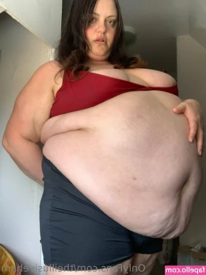theillusiveham - May I sit on your face? 😍