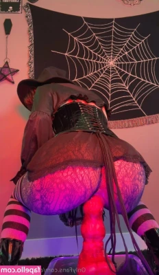 alien.sprinkles [ alien-sprinkles ] - MY GRINDING TOY IS ON ITS WAYYYY