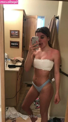 blufire999 - Nylons sexy as hell 💥