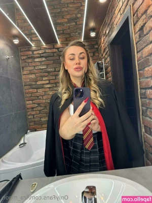 iza_moon [ iza-moon ] - Imagine this much drool all over your cock and balls 🍆💦