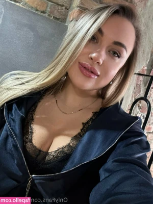 iza_moon [ iza-moon ] - Who did i just fuck?
