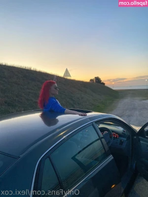 triippylilhippie - Spank me pull my hair bite me. 🤤