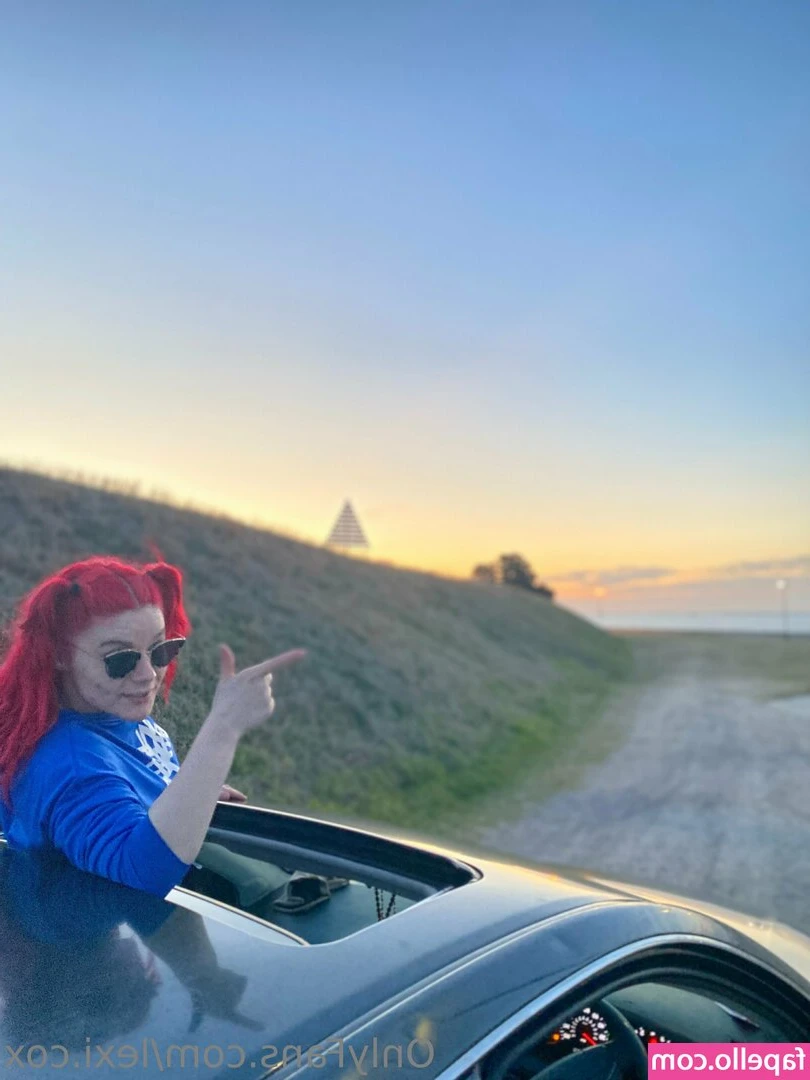 triippylilhippie - Omggg my favorite thing is to just be silly and jiggly wanna be that