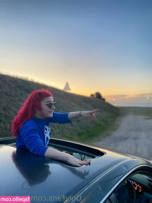 triippylilhippie - Aren’t you horny for me 🥵 👠