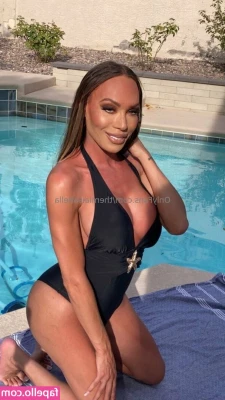 themiaisabella [ themiaisabella-1 ] - Do you want my feet to play with your dick 🥰