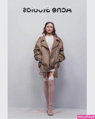 Ella Purnell [ ella-purnell ] - Santa decided to fuck me for a change ! Felt incredible