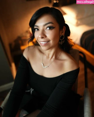 Aileen Senpai [ aileen-senpai ] - Can I take care of you today?