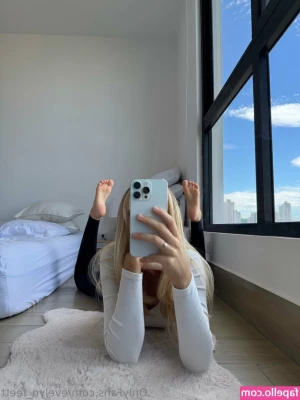 evelyn_feett [ evelyn-feett ] - How many of you are involved in crypto