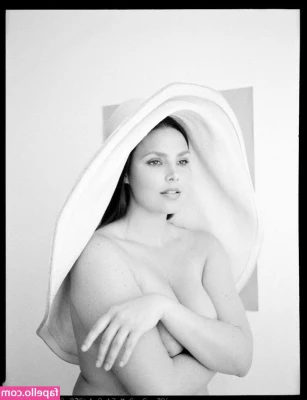 Candice Huffine [ candice-huffine ] - Nearly off for you 😏