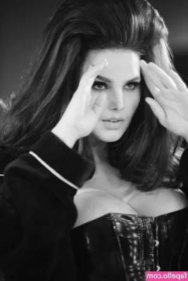 Candice Huffine [ candice-huffine ] - Tip me so I can buy new lingerie