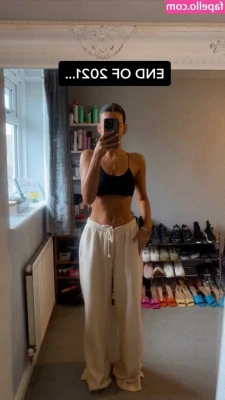 Louiseereid - For my OnlyFans members ONLY: anything you order on my ManyVids, use