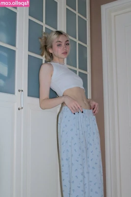 adelewilson__ - Come here so I can sit on your face
