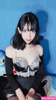 Lilywaifu - Rip my pantyhose and rim my ass hole darlin  Tip  5 and  RIMWHORE for