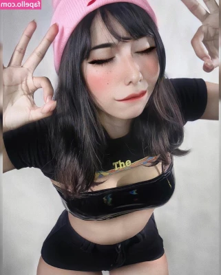 Lilywaifu - Wanna get me high?😝 If this post reaches the crowdfunding goal,