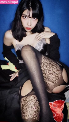 Lilywaifu - Spank me baby!! 😈😈😈