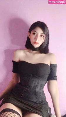 Lilywaifu - Preview of a video that s available for purchase
