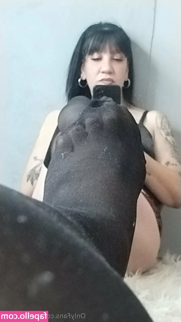 elle_switch [ elle-switch ] - Are you ready for dinner baby? Slide into my dms for the exclusive