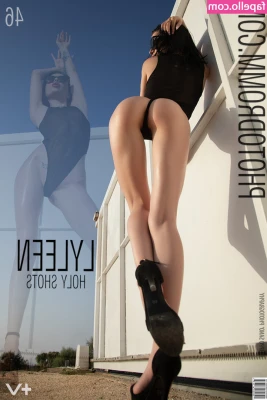 leilasunny - Daddy had me take some pictures sucking his cock last night so I