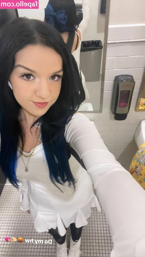 Kat Perez [ kat-perez ] - Happy TOEsday 💜 who is going to let me put them in their mouth