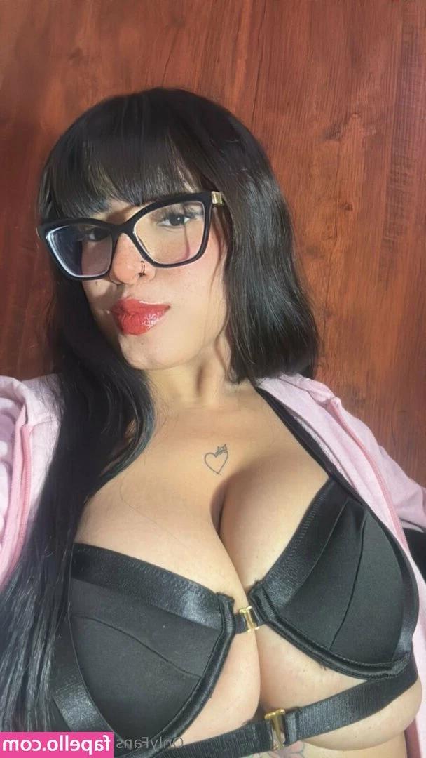 vick_on2 [ vick-on2 ] - I've been dying to get my hands on @siridahlfree for the longest time