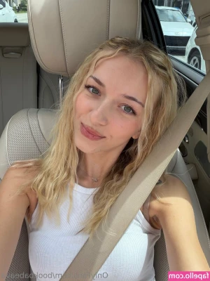 tinabellee - Feeling sexy and gorgeous... what do you think?🤤
