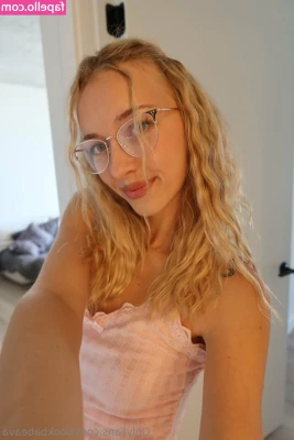 tinabellee - You like my pink thong?  Te gusta mi tanga rosada?