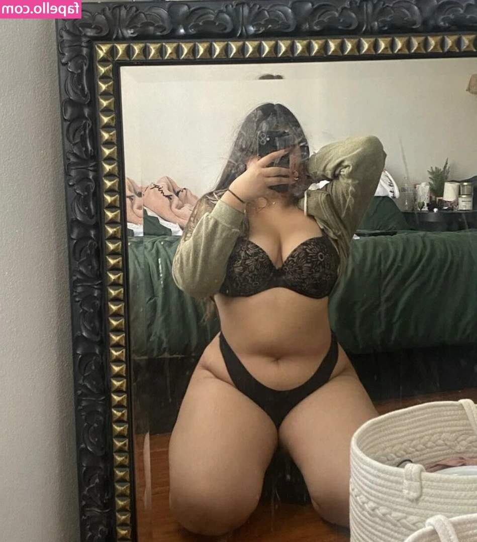 michelle_m23_ [ michelle-m23 ] - Naked and wet