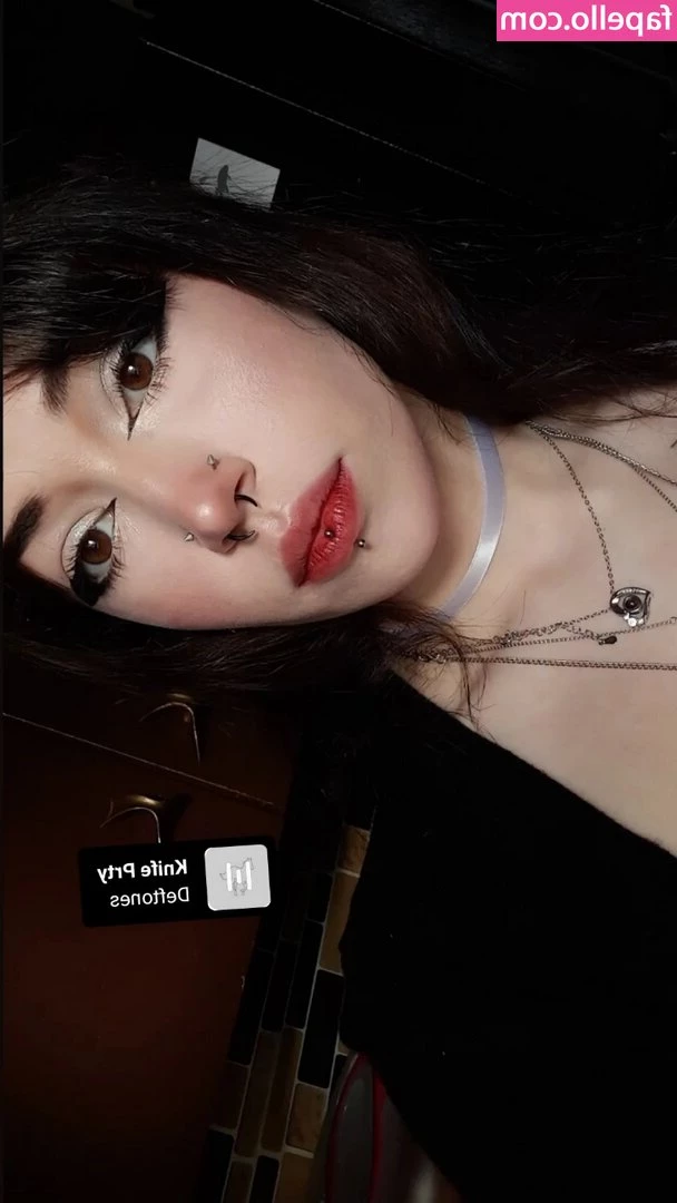 FlodaASMR - What's the point in making yourself cum if you dont taste it too 😜