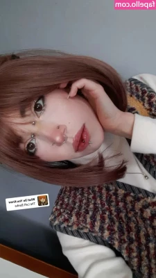 FlodaASMR - Would you like to slide in behind me