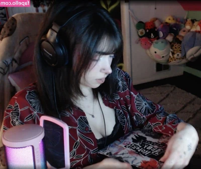 FlodaASMR - My booty needs love