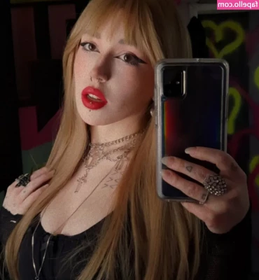 FlodaASMR - which photo do you like better? I really couldn't decide