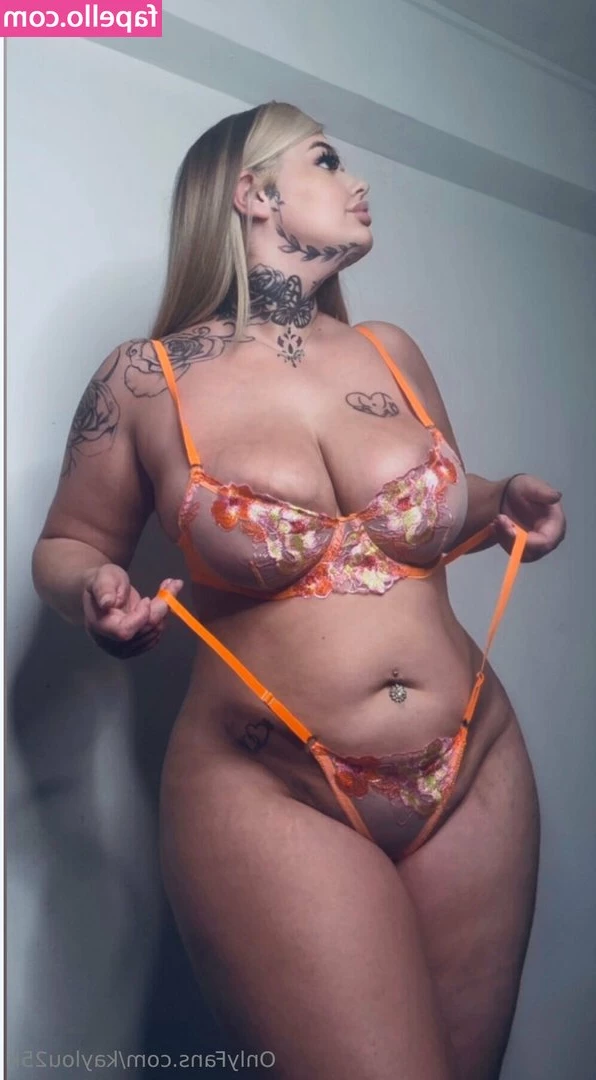 kaylou25k - Ever dipped in a jacuzzi naked?