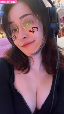 Nyukix - So uuummmm what should we film together? @alicehazel