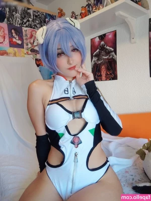 Nyukix - Just moved and had to unpack …. Couldn’t find any pants though